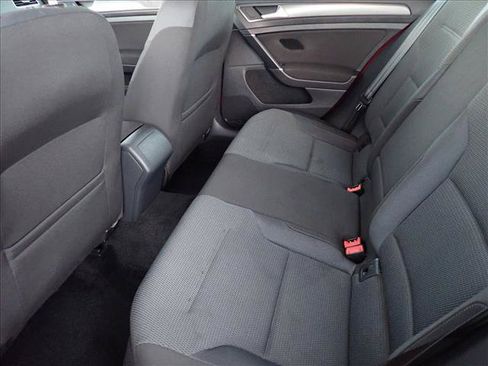 Used 2018 Volkswagen Golf S FWD image 9