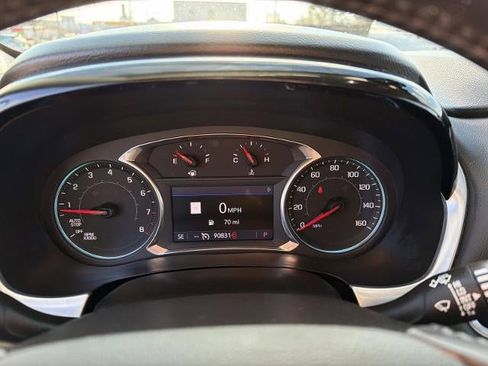 Used 2021 Chevrolet Traverse LT w/ LT Premium Package image 34