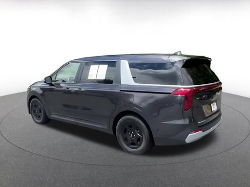 Used 2026 Kia Carnival FWD image 10