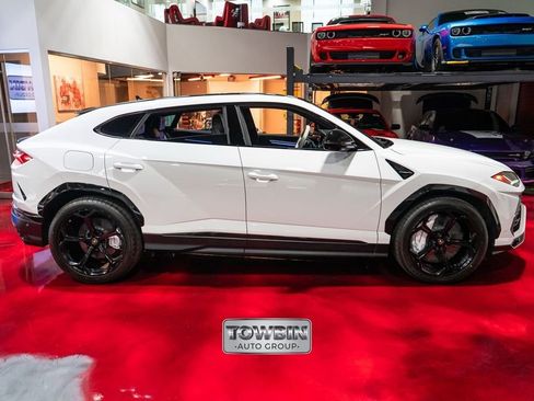 Used 2019 Lamborghini Urus AWD/4WD image 18