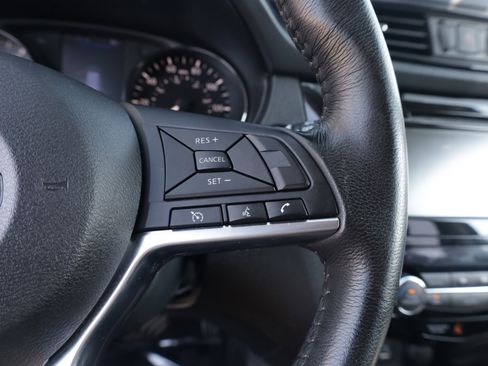 Used 2019 Nissan Rogue SV image 27