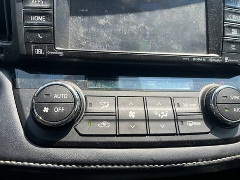 Used 2018 Toyota RAV4 Limited w/ All Weather Liner Package AWD/4WD image 20