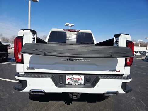 Used 2025 GMC Sierra 1500 AT4 w/ AT4 Premium Package image 17