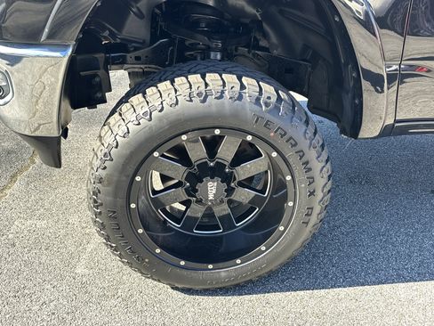 Used 2019 RAM 1500 Laramie image 13