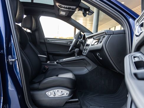 Certified 2026 Porsche Macan AWD/4WD image 42