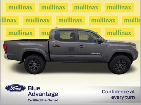Used 2020 Toyota Tacoma SR5 image 2