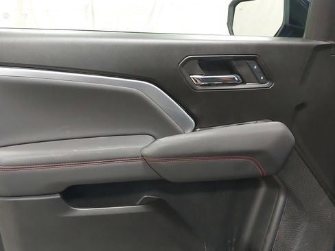 Used 2024 Chevrolet Colorado Z71 w/ Z71 Convenience Package 2 image 24