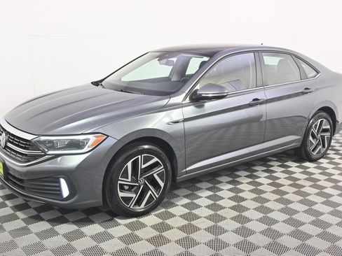 Used 2024 Volkswagen Jetta SEL image 2