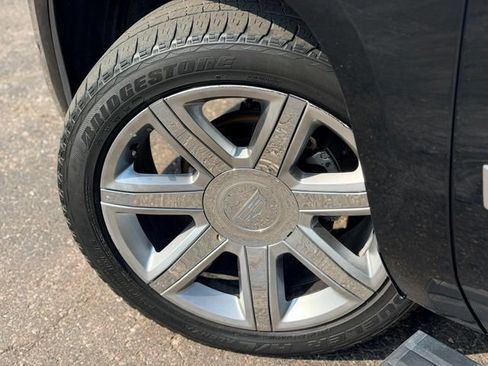 Used 2018 Cadillac Escalade ESV Premium Luxury AWD/4WD image 31