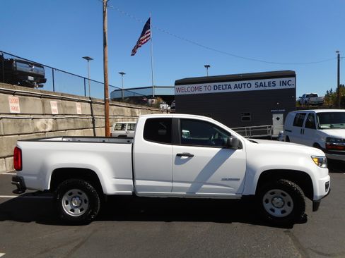 Used 2016 Chevrolet Colorado W/T w/ WT Convenience Package AWD/4WD image 2