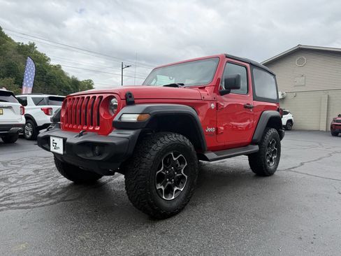 Used 2018 Jeep Wrangler Sport AWD/4WD image 3