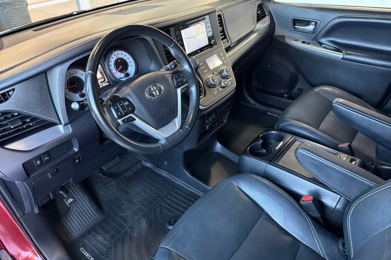 Used 2020 Toyota Sienna SE Premium AWD/4WD image 13