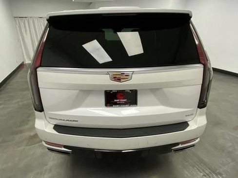 Used 2023 Cadillac Escalade Premium Luxury w/ LPO, Floor Liner Package AWD/4WD image 6