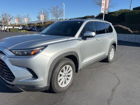 Certified 2025 Toyota Grand Highlander AWD Hybrid image 3