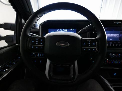 Used 2025 Ford F450 Platinum image 21