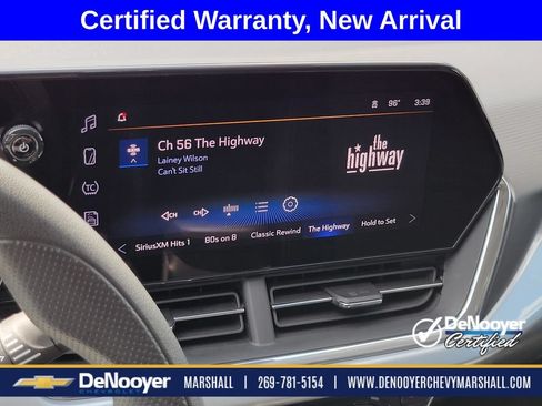 Used 2025 Chevrolet Trax LT FWD image 16