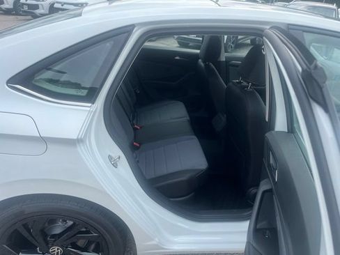 New 2026 Volkswagen Jetta SE FWD image 10