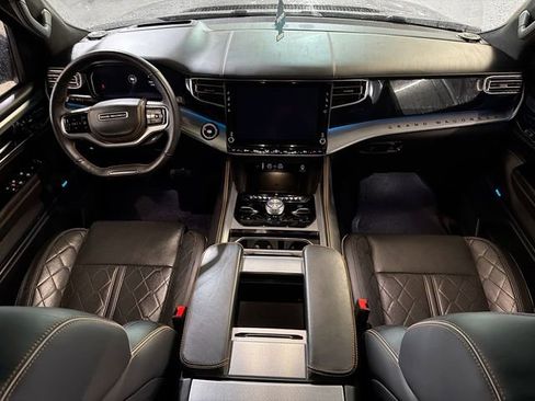 Used 2023 Jeep Grand Wagoneer Series III image 10