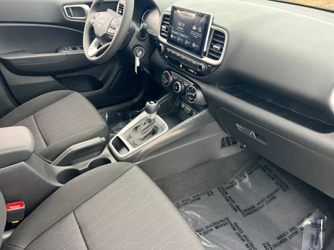 New 2026 Hyundai Venue SE image 16