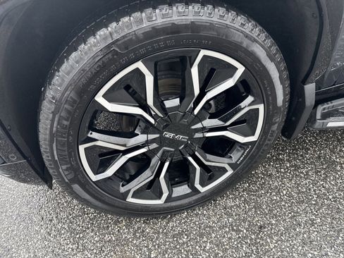 Used 2025 GMC Sierra EV Denali image 11