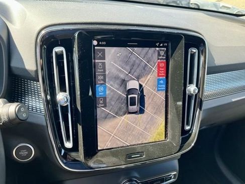 New 2026 Volvo XC40 B5 Ultra w/ Climate Package image 17