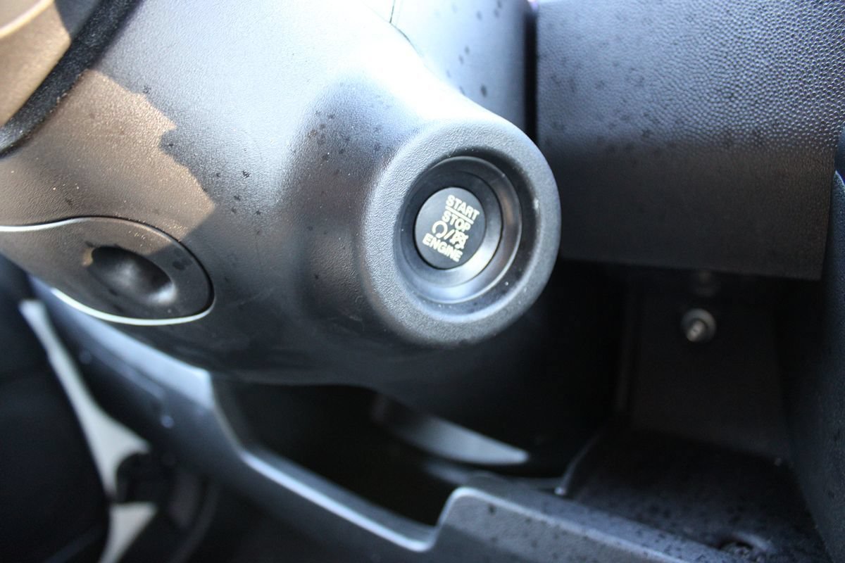 Used 2025 RAM ProMaster 2500 w/ U-Haul Equipment Group FWD image 14