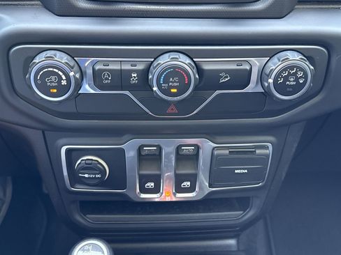 Used 2019 Jeep Wrangler Sport AWD/4WD image 20