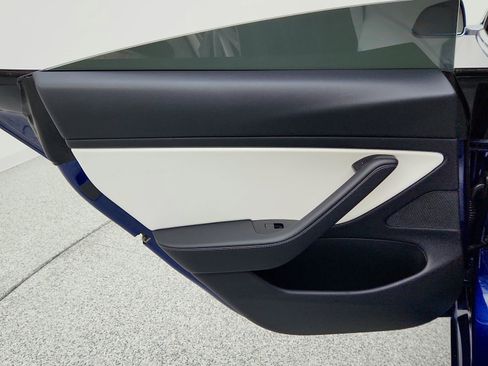 Used 2020 Tesla Model 3 Standard Range image 26