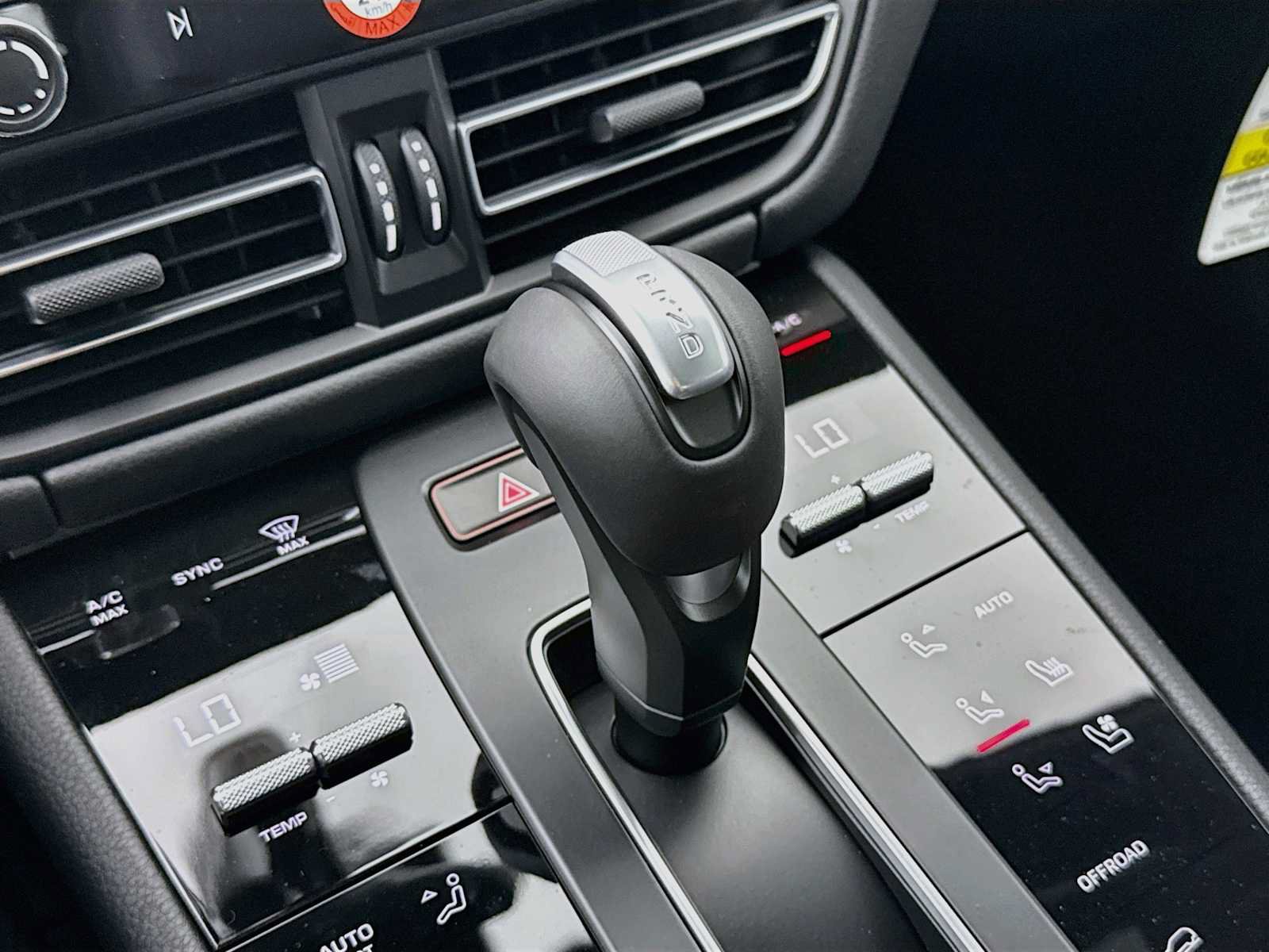 Used 2026 Porsche Macan AWD/4WD image 20