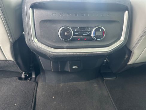 Used 2025 Ford Expedition Platinum image 24