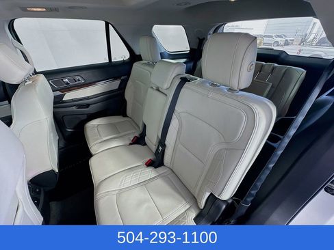 Used 2017 Ford Explorer Platinum image 25