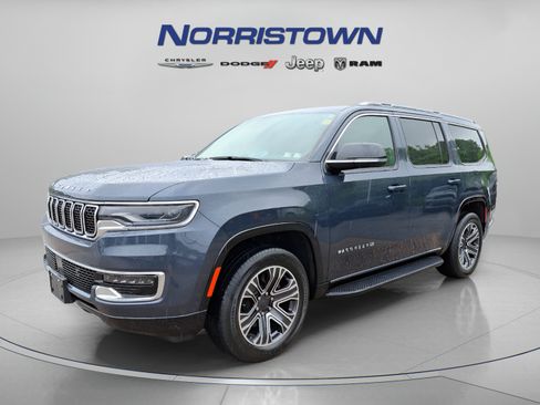 Certified 2023 Jeep Wagoneer 4WD w/ Premium Group I image 3