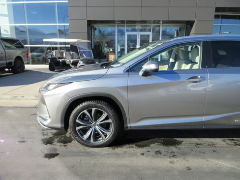 Used 2022 Lexus RX 450h AWD w/ Premium Package image 2