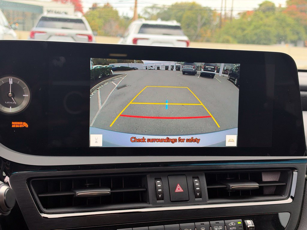 Used 2025 Lexus ES 300h w/ Premium Package FWD image 19