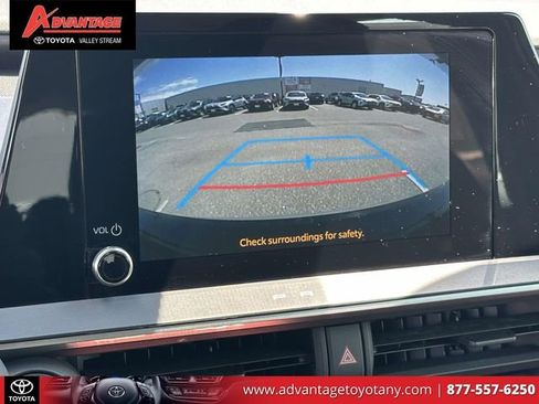 Used 2024 Toyota Prius Prime FWD image 30