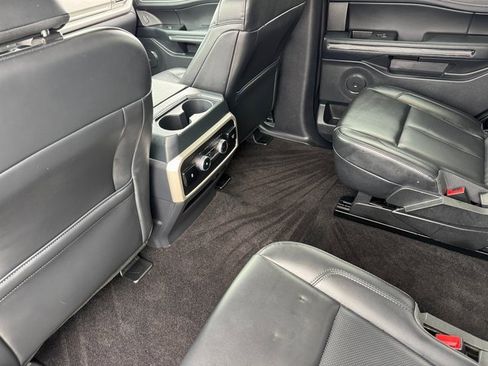 Certified 2022 Ford Expedition XLT image 17