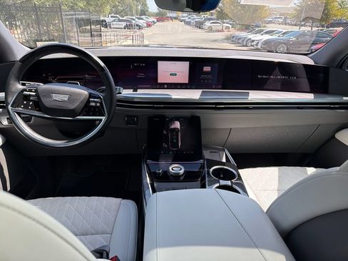 Used 2025 Cadillac Escalade IQ Luxury 1 w/ Smart Trailering package AWD/4WD image 29