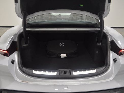 Used 2025 Porsche Taycan RWD image 40