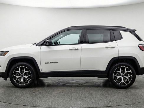 Used 2025 Jeep Compass Limited image 5