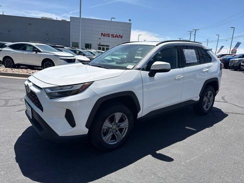 Used 2022 Toyota RAV4 XLE w/ Convenience Package AWD/4WD image 7