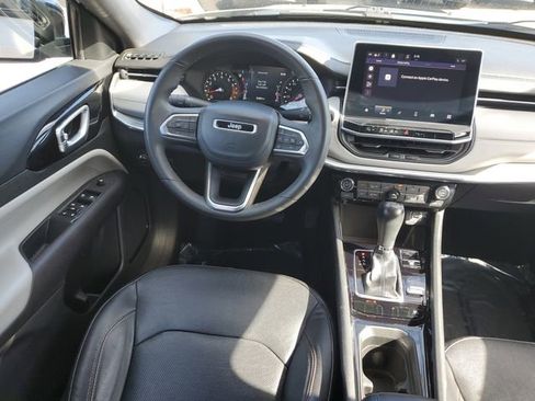 Used 2023 Jeep Compass Limited image 9