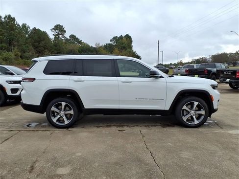 New 2025 Jeep Grand Cherokee L Limited image 2