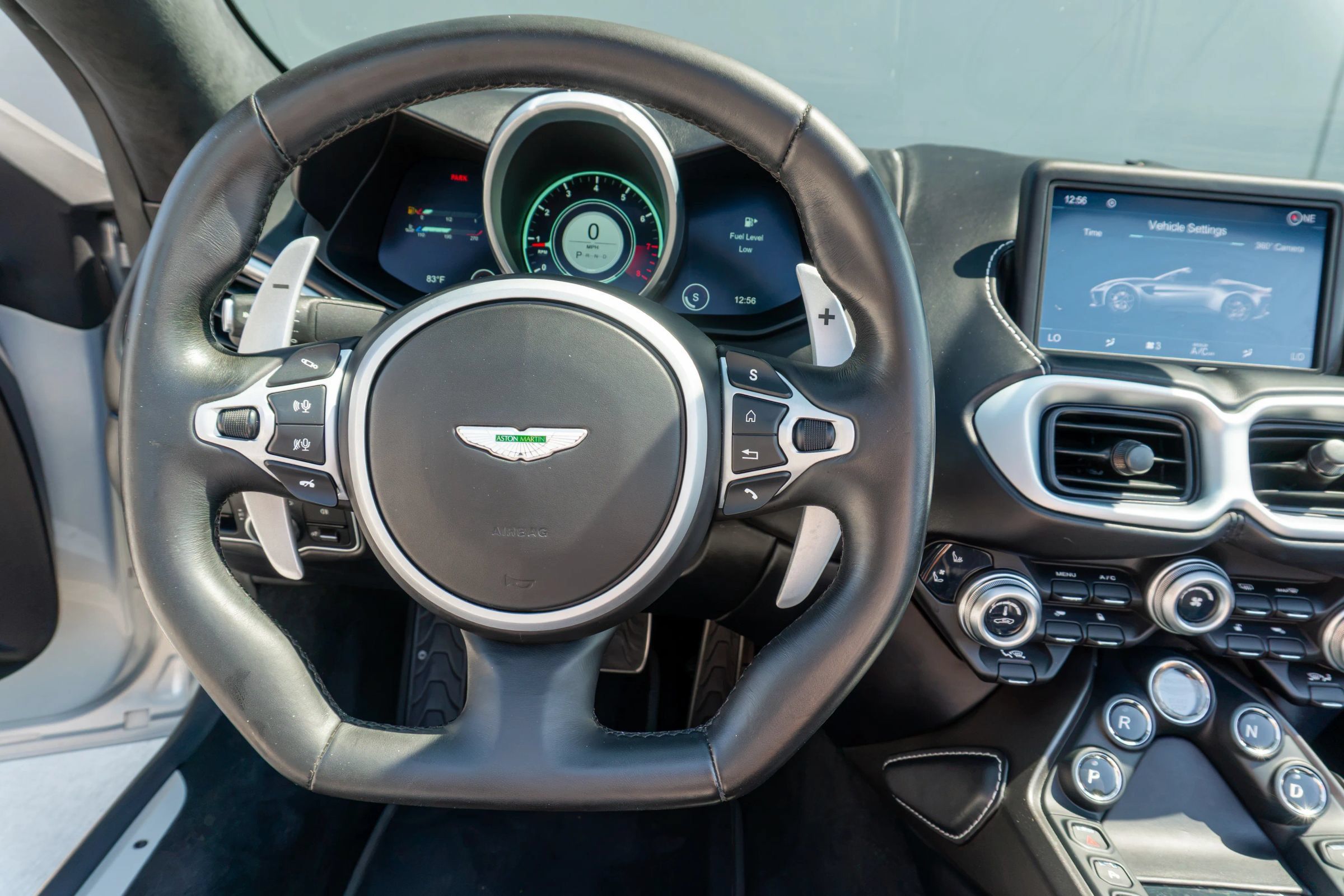 Used 2022 Aston Martin V8 Vantage Roadster RWD image 65