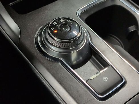 Used 2018 Ford Fusion SE w/ Equipment Group 201A image 32