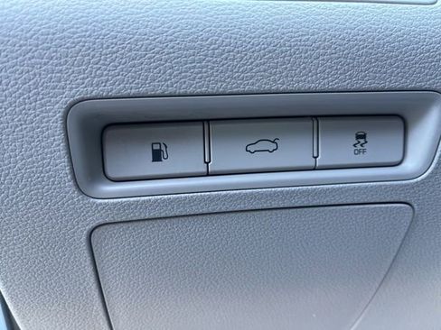 Used 2017 Hyundai Sonata Limited w/ Ultimate Package 04 FWD image 35