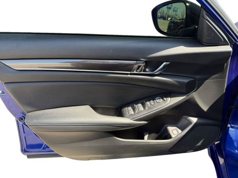 Used 2021 Honda Accord Sport image 9