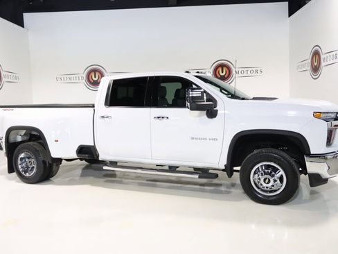 Used 2022 Chevrolet Silverado 3500 LTZ w/ LTZ Plus Package image 36