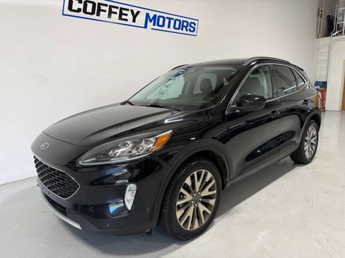 Used 2021 Ford Escape Titanium AWD/4WD image 2