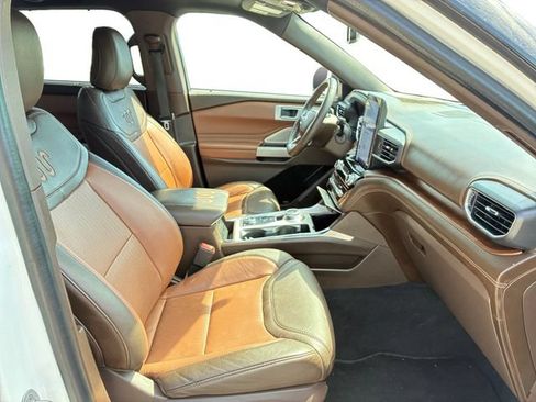 Used 2022 Ford Explorer King Ranch w/ Technology Package AWD/4WD image 12