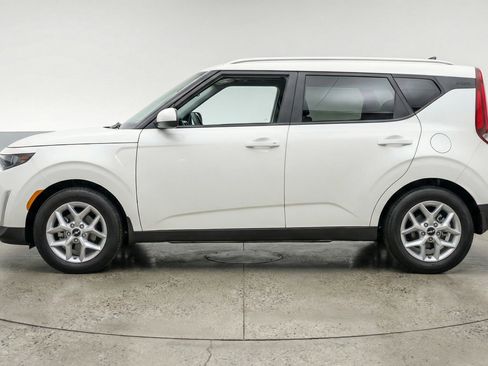 Used 2025 Kia Soul LX w/ LX Technology Package FWD image 5